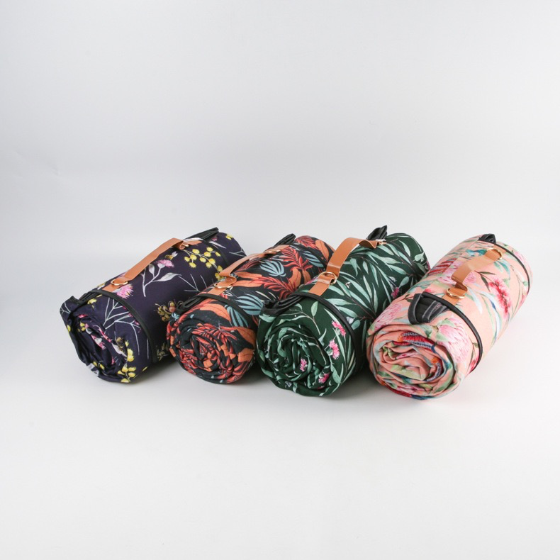 Thickened Moisture-Proof Mat - Camping Picnic Pad, Machine-Washable Beach Mat, Spring Outing Lawn Pad, Portable Mat